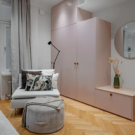 Very Cental Scandic With Balcony * Helsinki