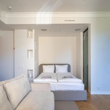 Very Cental Scandic With Balcony *