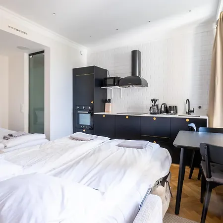 Very Cental Scandic With Balcony *