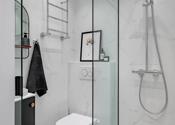 Very Cental Scandic With Balcony