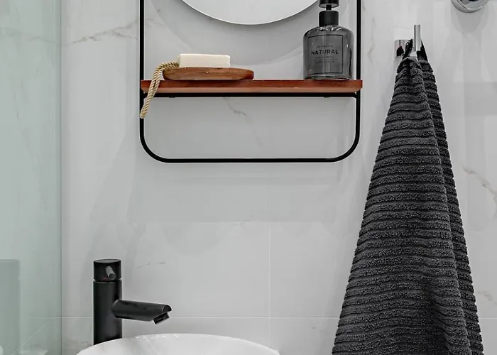 Very Cental Scandic With Balcony Helsínquia