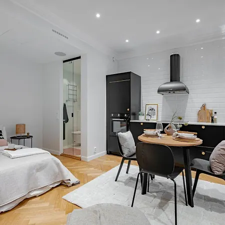 Very Cental Scandic With Balcony Lägenhet Helsingfors