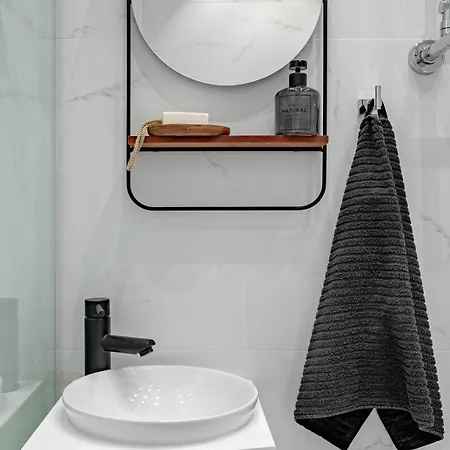 Very Cental Scandic With Balcony Helsingfors