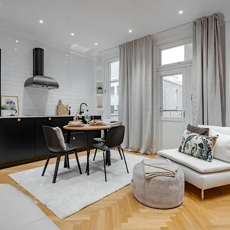 Very Cental Scandic With Balcony Helsingfors