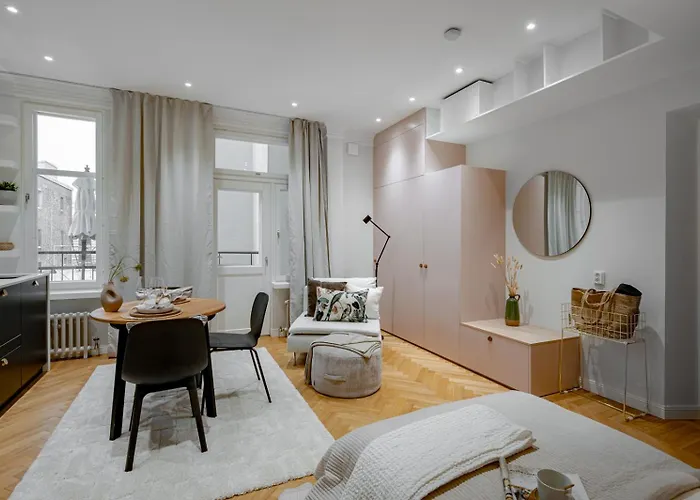 Very Cental Scandic With Balcony *